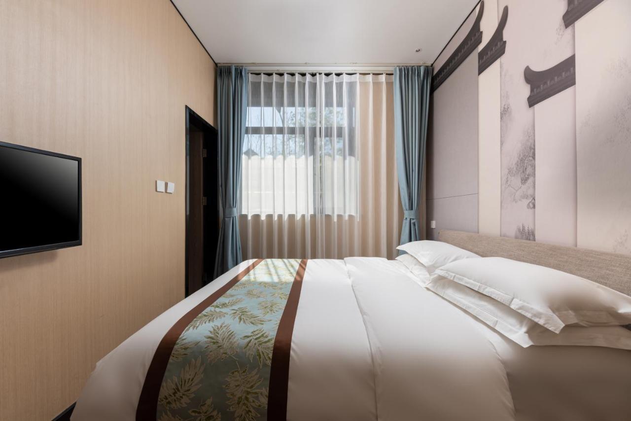 East Sacred Hotel ᴸᴱo---Foreign Accept---Tourism Service English-Speaking 丨 Near Tiananmen Forbidden City丨very Close To Metro Zhangzizhong And Beixinqiao 丨european Foot Ball English丨free Advance Tickets And Laundry Drying Service Coffee Snacks Πεκίνο Εξωτερικό φωτογραφία
