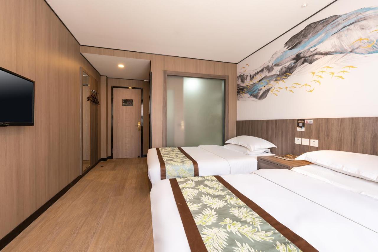 East Sacred Hotel ᴸᴱo---Foreign Accept---Tourism Service English-Speaking 丨 Near Tiananmen Forbidden City丨very Close To Metro Zhangzizhong And Beixinqiao 丨european Foot Ball English丨free Advance Tickets And Laundry Drying Service Coffee Snacks Πεκίνο Εξωτερικό φωτογραφία