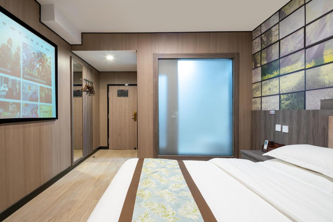 East Sacred Hotel ᴸᴱo---Foreign Accept---Tourism Service English-Speaking 丨 Near Tiananmen Forbidden City丨very Close To Metro Zhangzizhong And Beixinqiao 丨european Foot Ball English丨free Advance Tickets And Laundry Drying Service Coffee Snacks Πεκίνο Εξωτερικό φωτογραφία
