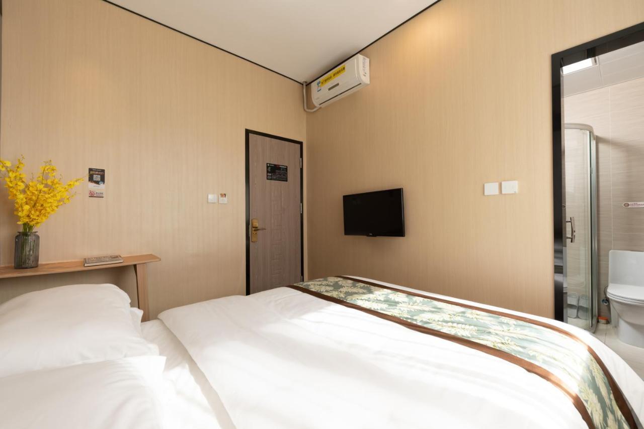 East Sacred Hotel ᴸᴱo---Foreign Accept---Tourism Service English-Speaking 丨 Near Tiananmen Forbidden City丨very Close To Metro Zhangzizhong And Beixinqiao 丨european Foot Ball English丨free Advance Tickets And Laundry Drying Service Coffee Snacks Πεκίνο Εξωτερικό φωτογραφία